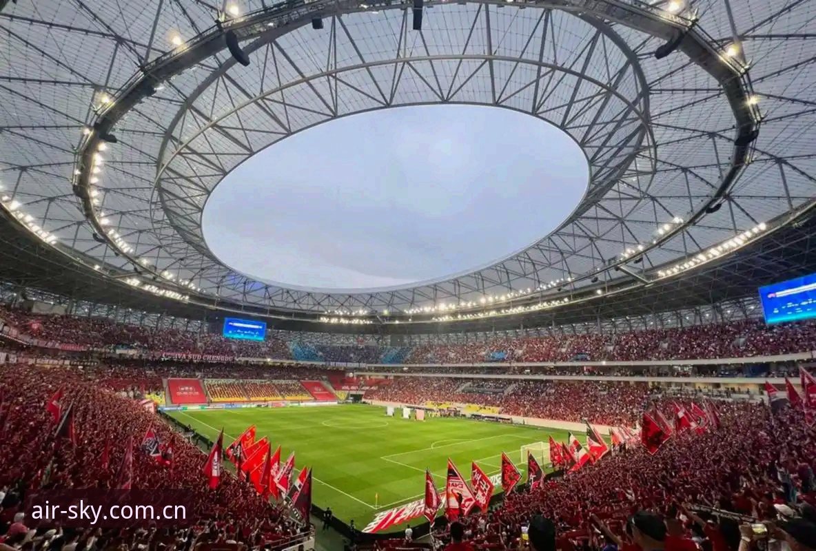 欧联杯决赛回顾：埃梅里率维拉3-0完胜弗赖堡，创多项纪录详解